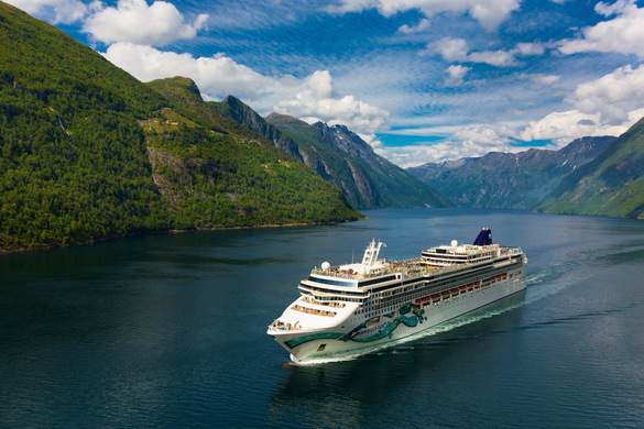 NCL, Norwegian Jade, Norway Exterior ©Danny Lehman.jpg